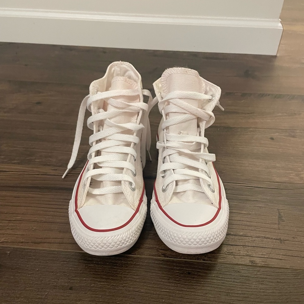 High top converse chuck taylors
